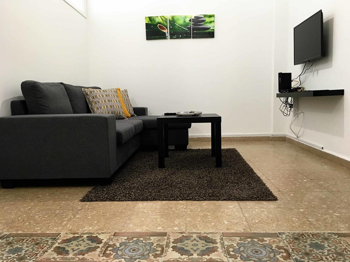 Cheerful Apartment in Nicosia Buitenkant foto